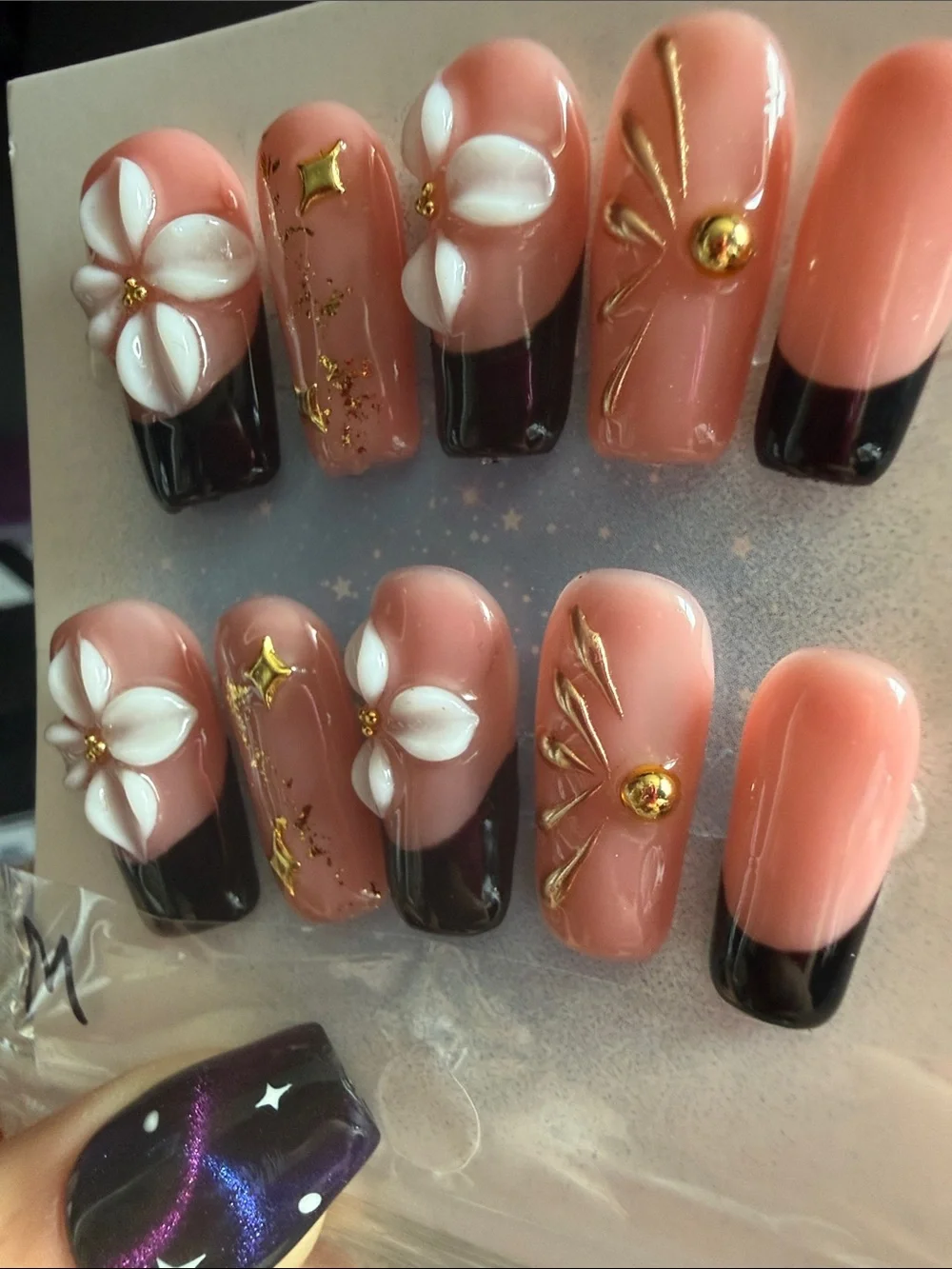 Floral Pink and Black Press-On Nails - Elegant 3D Flower Design